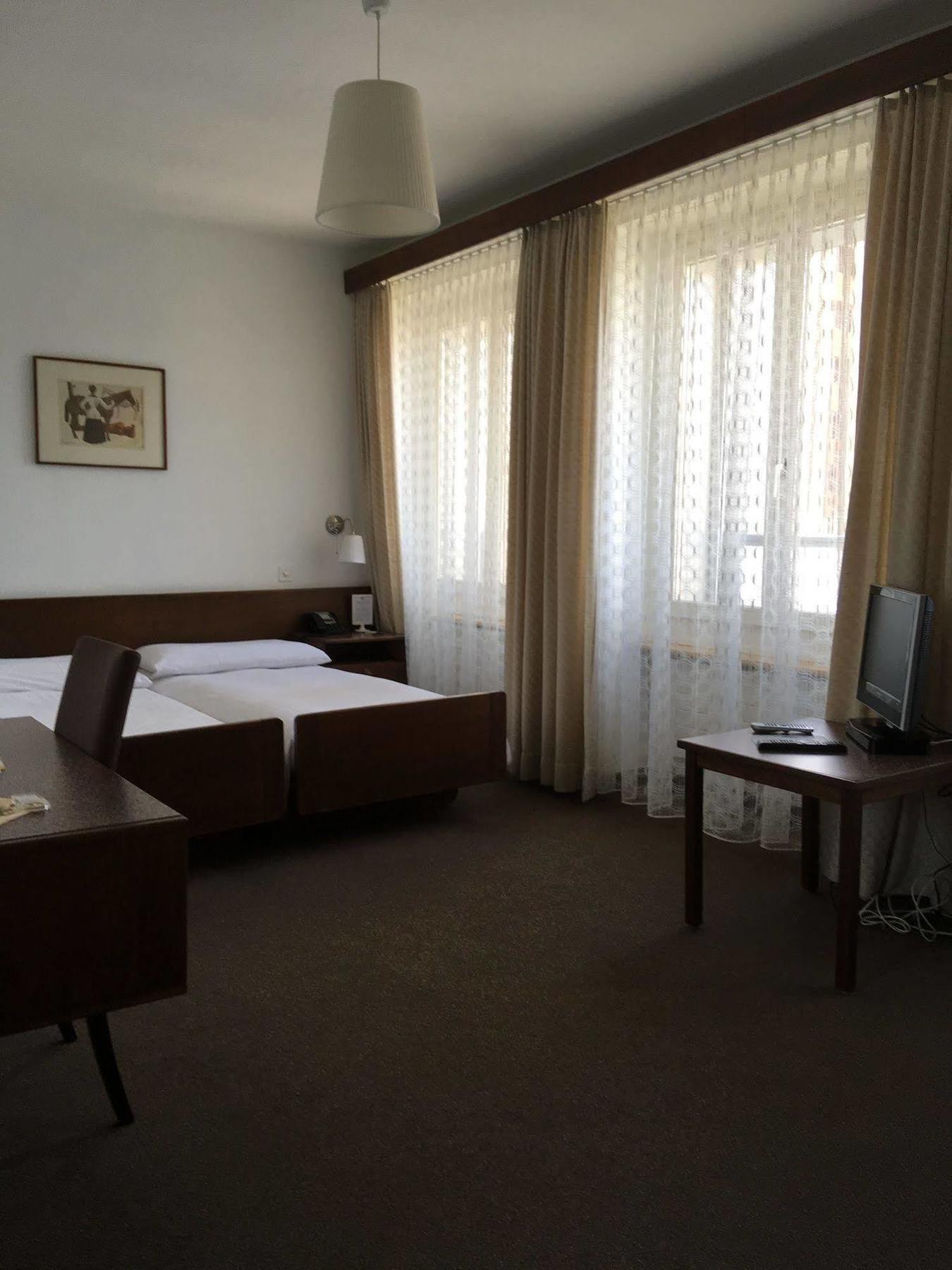Fleur-de-lys Hotel 3*